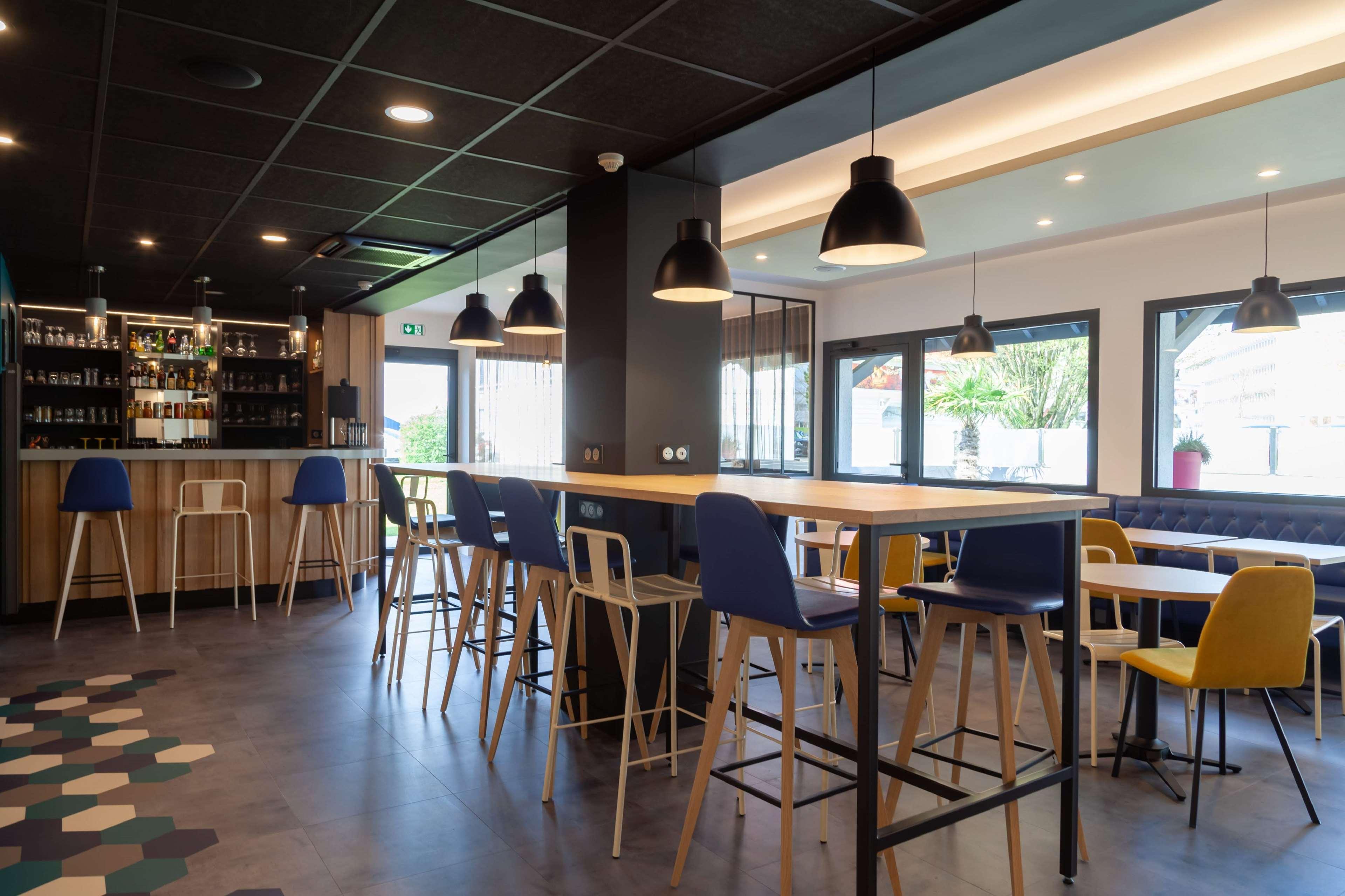 Kyriad Niort-Espace Mendesfrance المظهر الخارجي الصورة